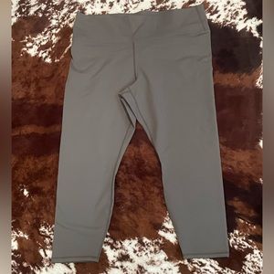 3x Fabletics Powerhold Leggings